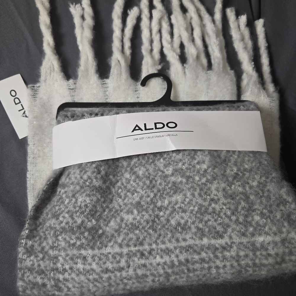 Aldo Elegant Gray and White Scarf NWT Large